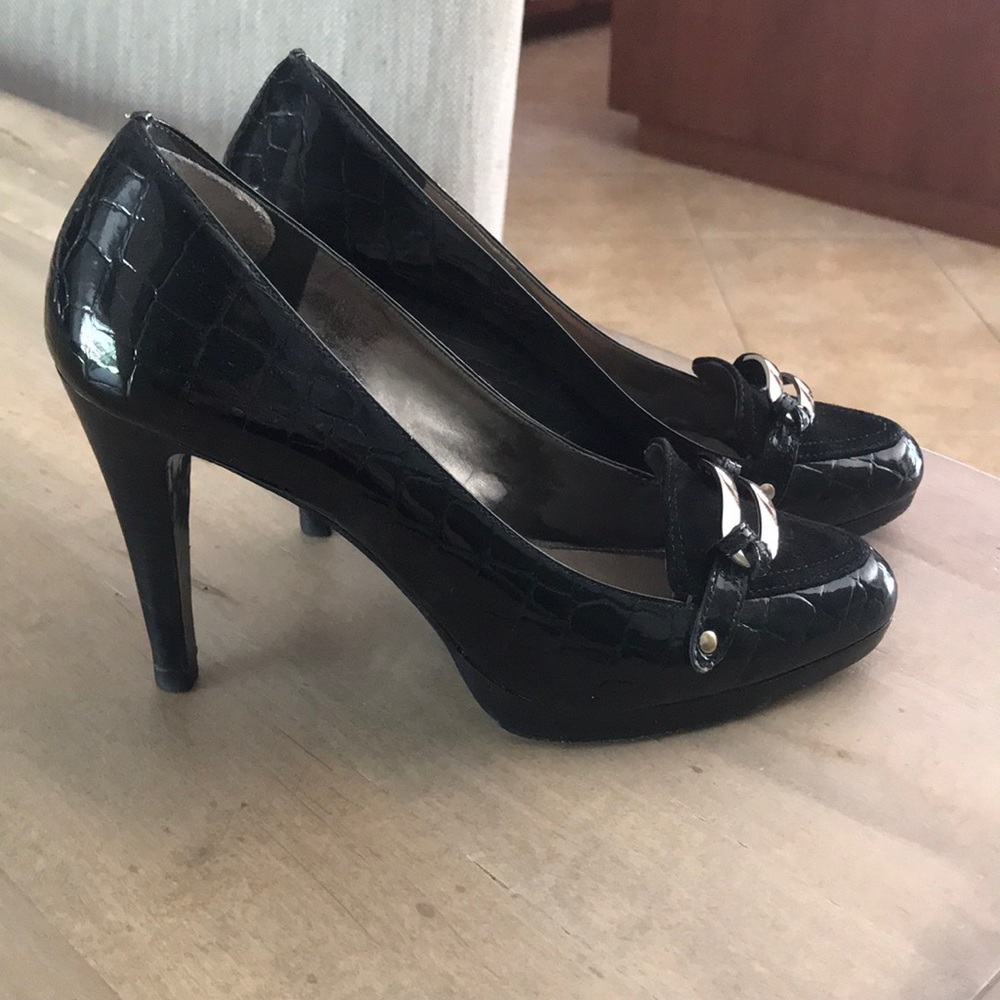 Ann Taylor Black Patent Leather Pumps Size 7
